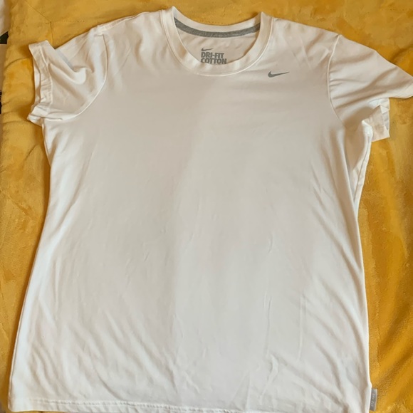 Nike Tops - Nike woman’s XL shirt